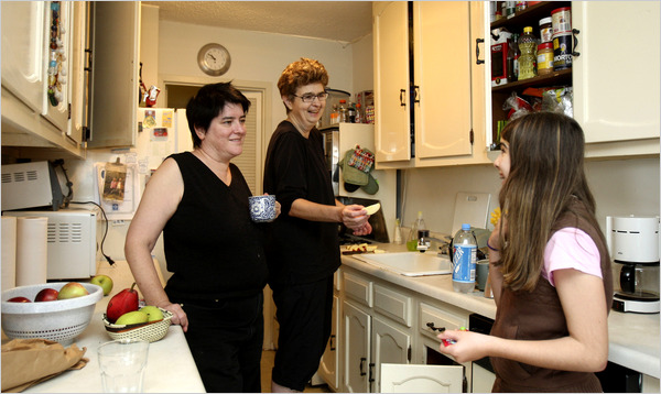 Photo of Harriett Grimm and Elissa Kraus